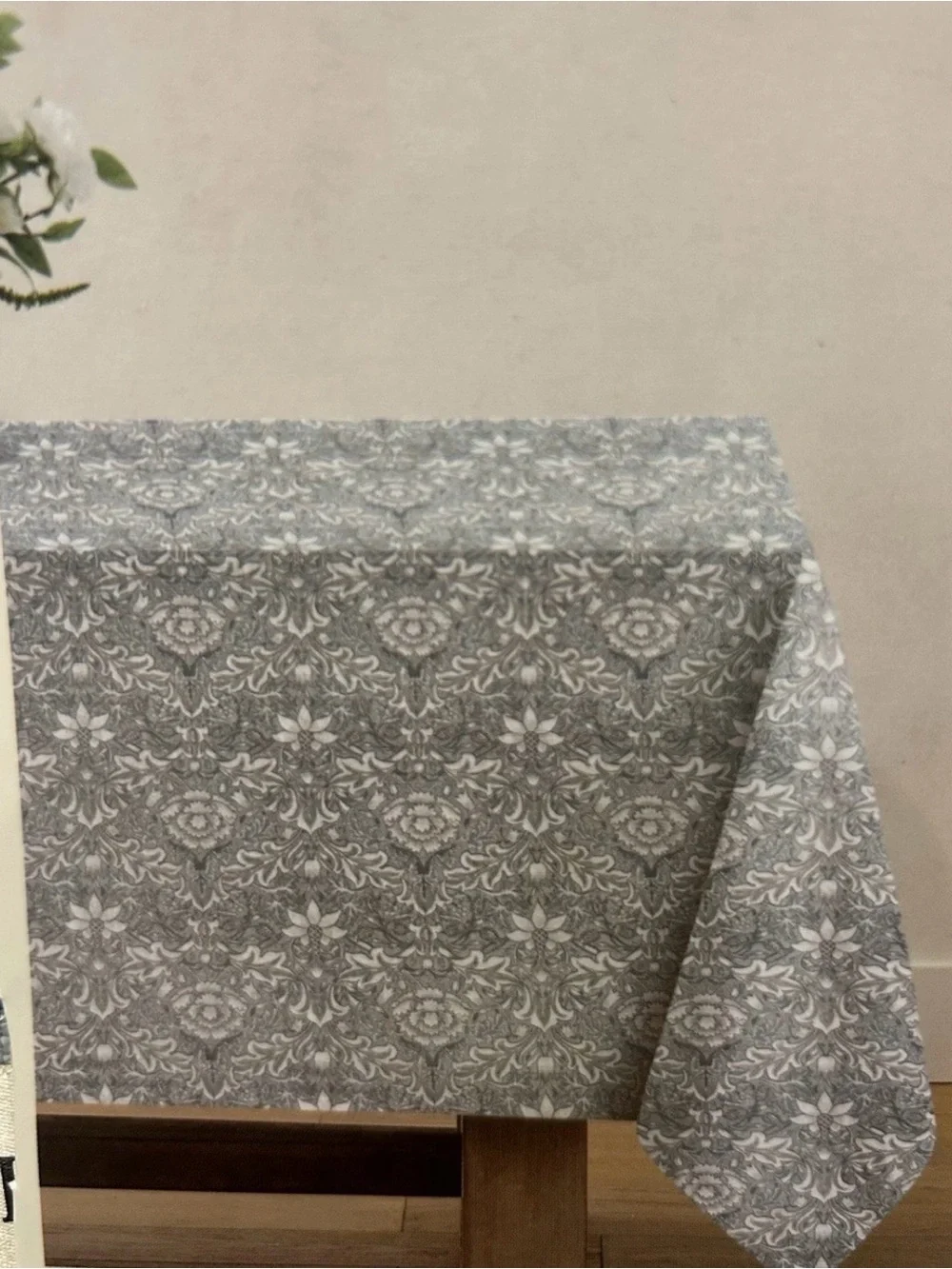 MORRIS & Co Severne Blue Floral Scroll 60 x 102